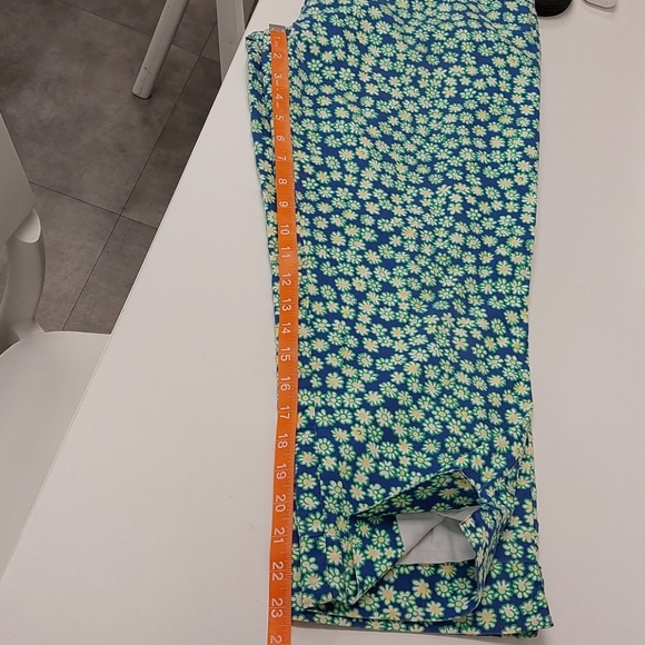 Vintage *altered* Lilly Pulitzer Capri pants - Picture 7 of 7